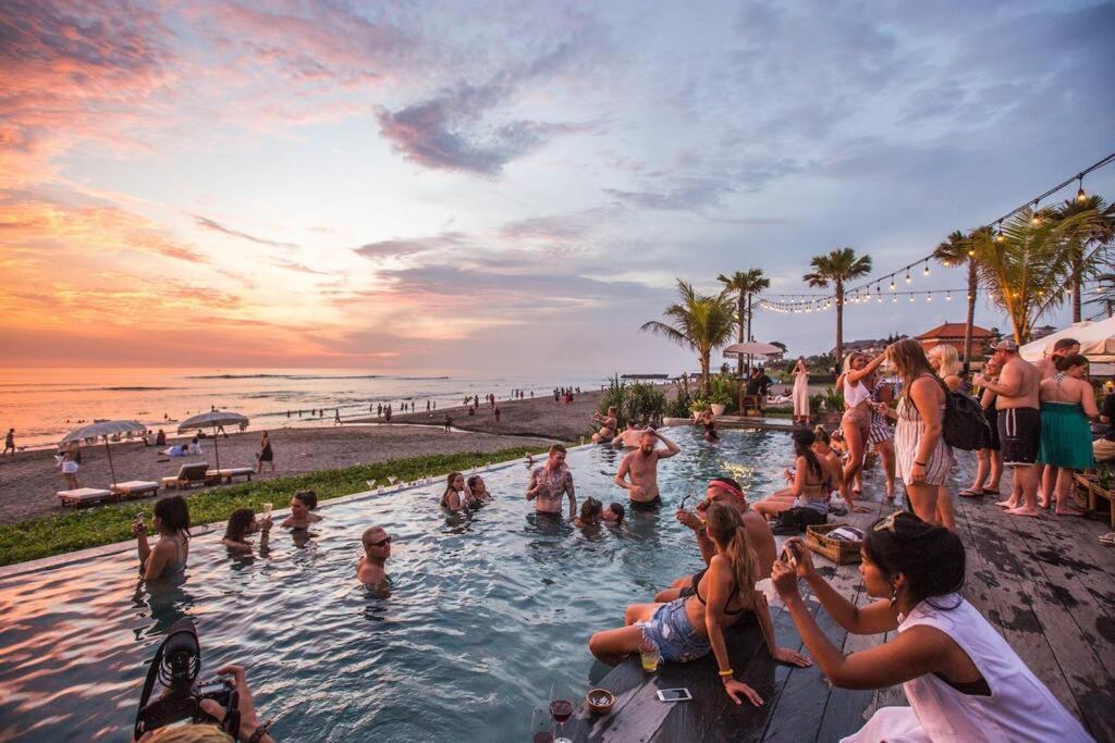 Mission Jamaica” Ocean, Sun, Views Primo Location!